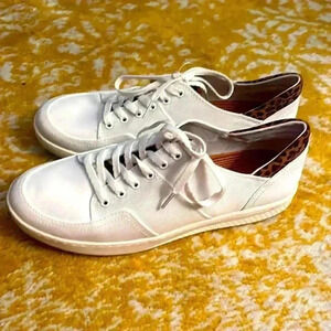 Bear traps canvas anti-microbial sneakers with leopard print detail 8.5 NWOB